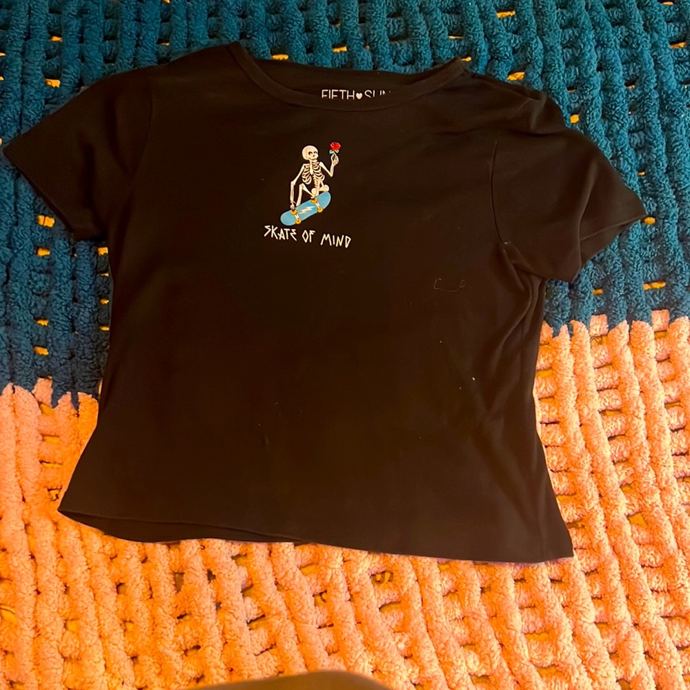 Skate of mind crop top